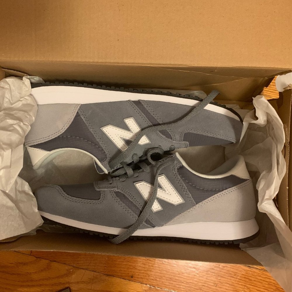 NEW UNWORN NB New Balance 420 Women's Size 8